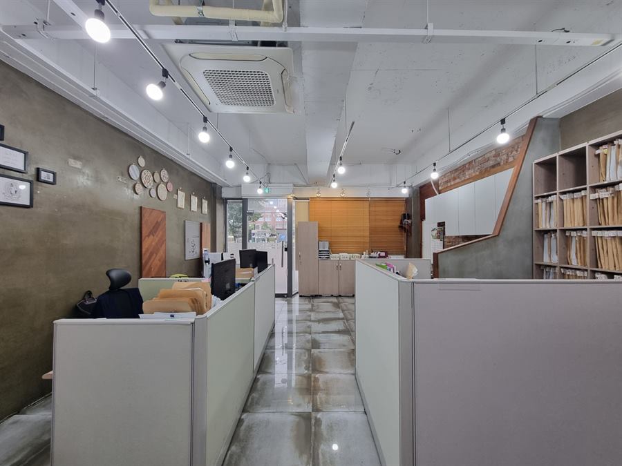 법무사 여환동 사무소 업무 공간과 사건 서류 보관함
